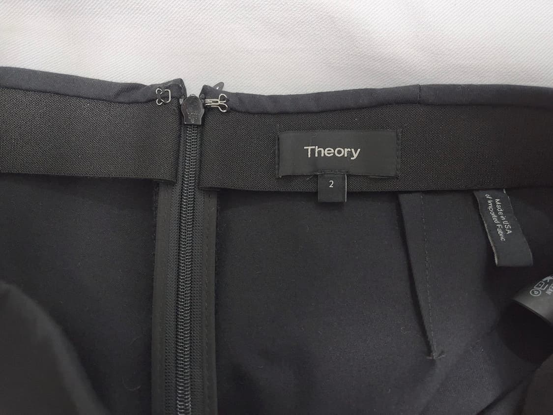 띠어리 블랙 크롭 부츠컷 팬츠 상품이미지6