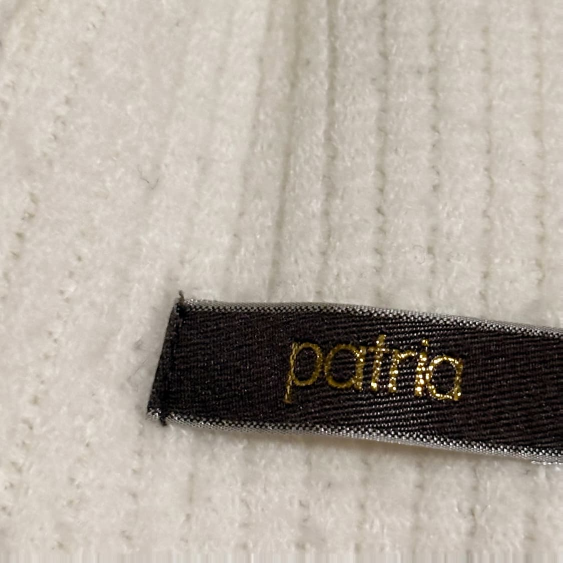 (이체시에눌) patria 브랜드 폼폼이 포인트 화이트 스노우 머플러  상품이미지2