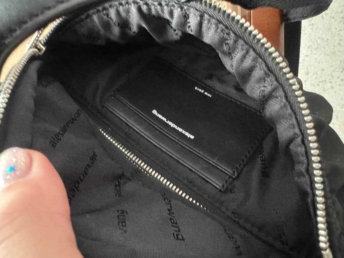 발렌티노 블랙 스터드 숄더백 복조리백 상품이미지5