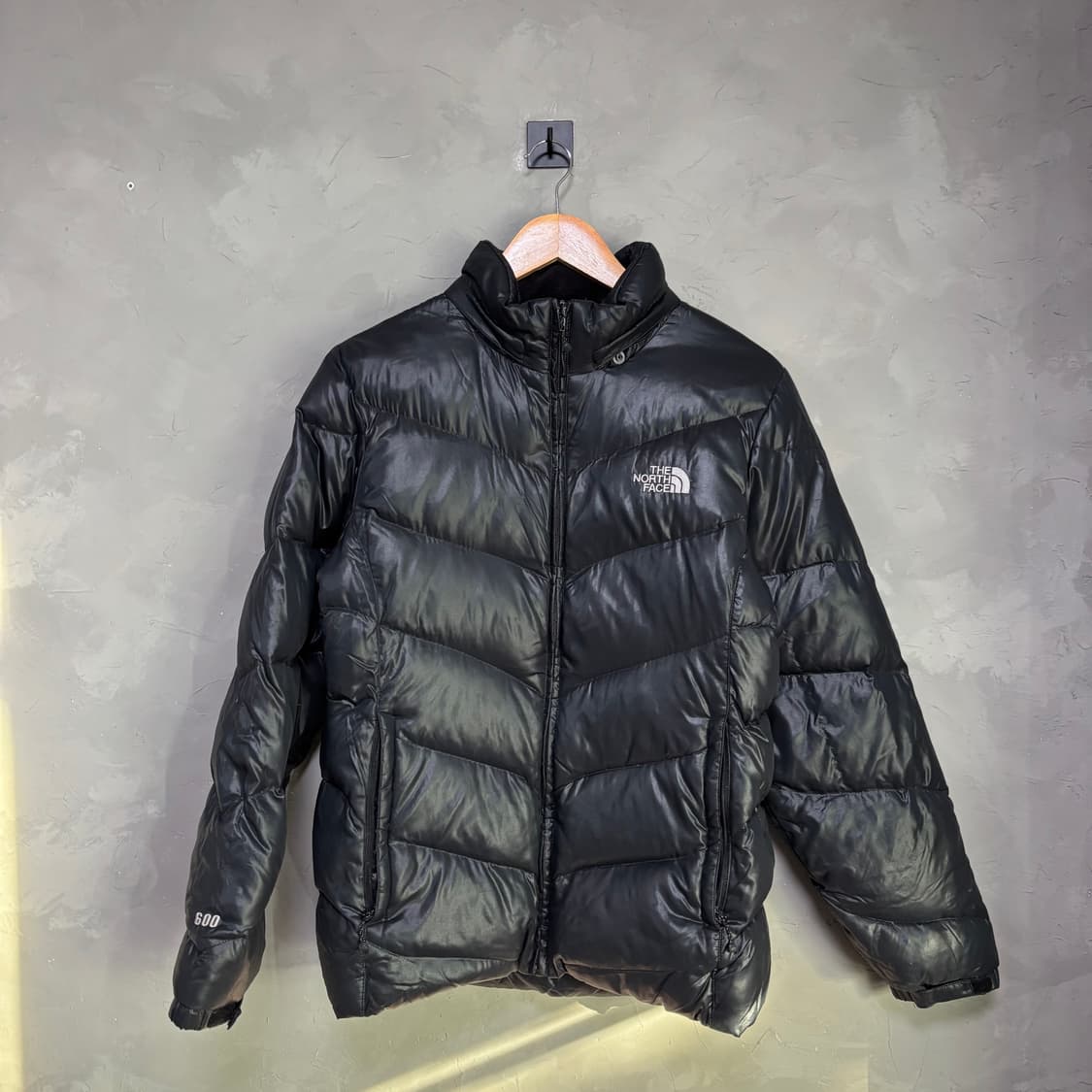 노스페이스 600 구스다운 경량패딩 유광 상품이미지1