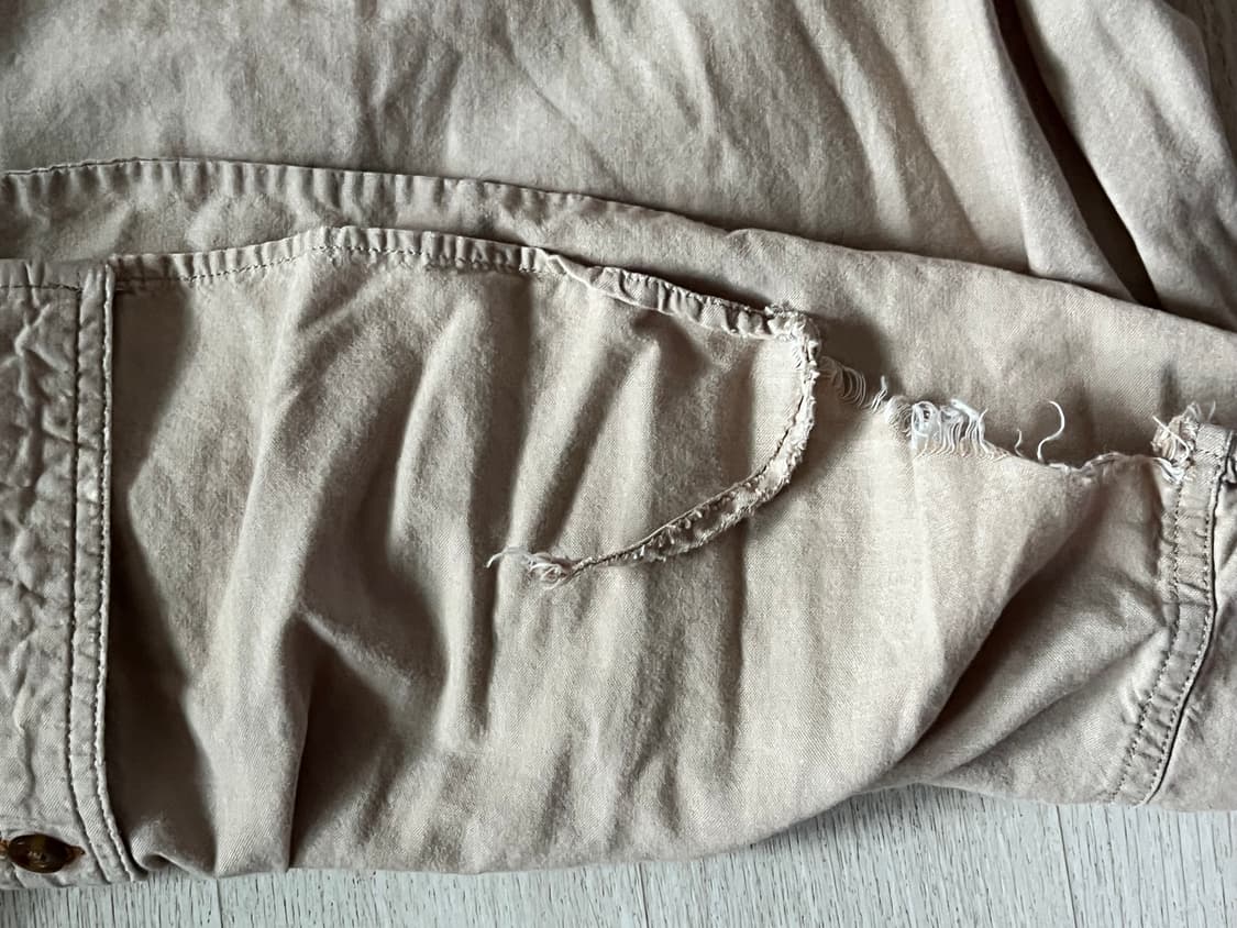 칼하트 오버핏 베이지셔츠 상품이미지4