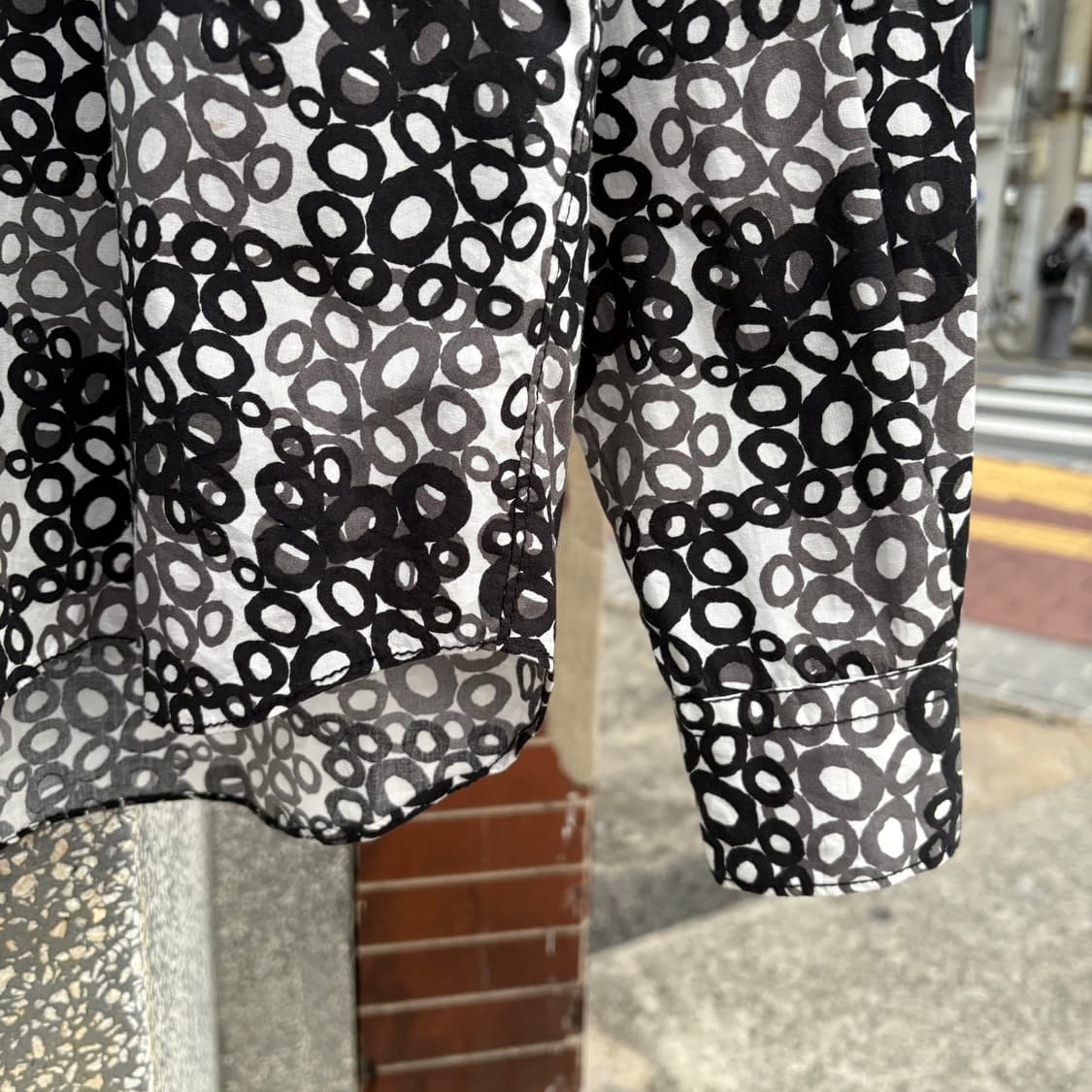 꼼데가르송 블랙 추상적 프린팅 긴팔셔츠 상품이미지5