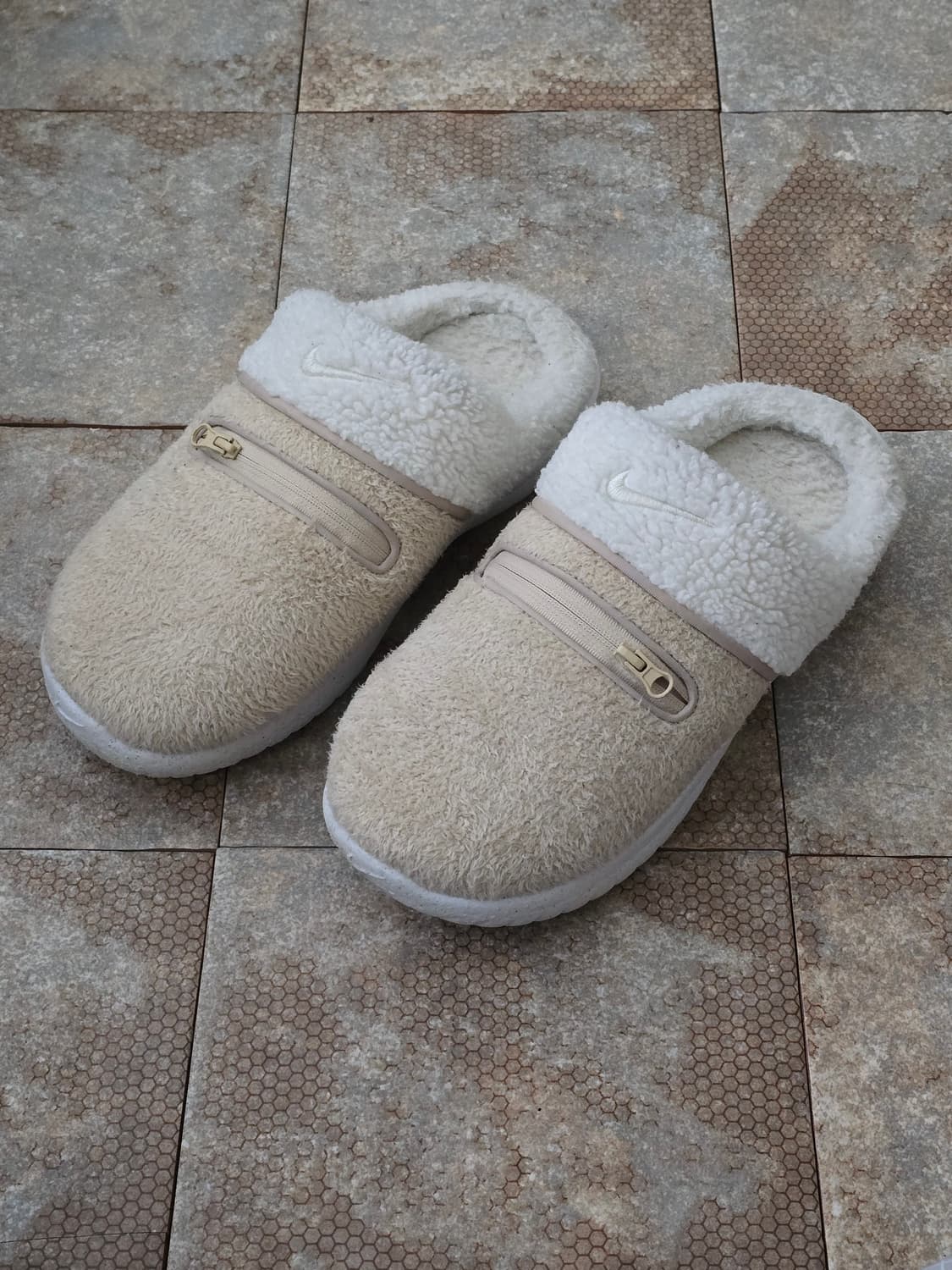 (240)나이키 버로우 se 샌드 드리프트 방한 슬리퍼 상품이미지1