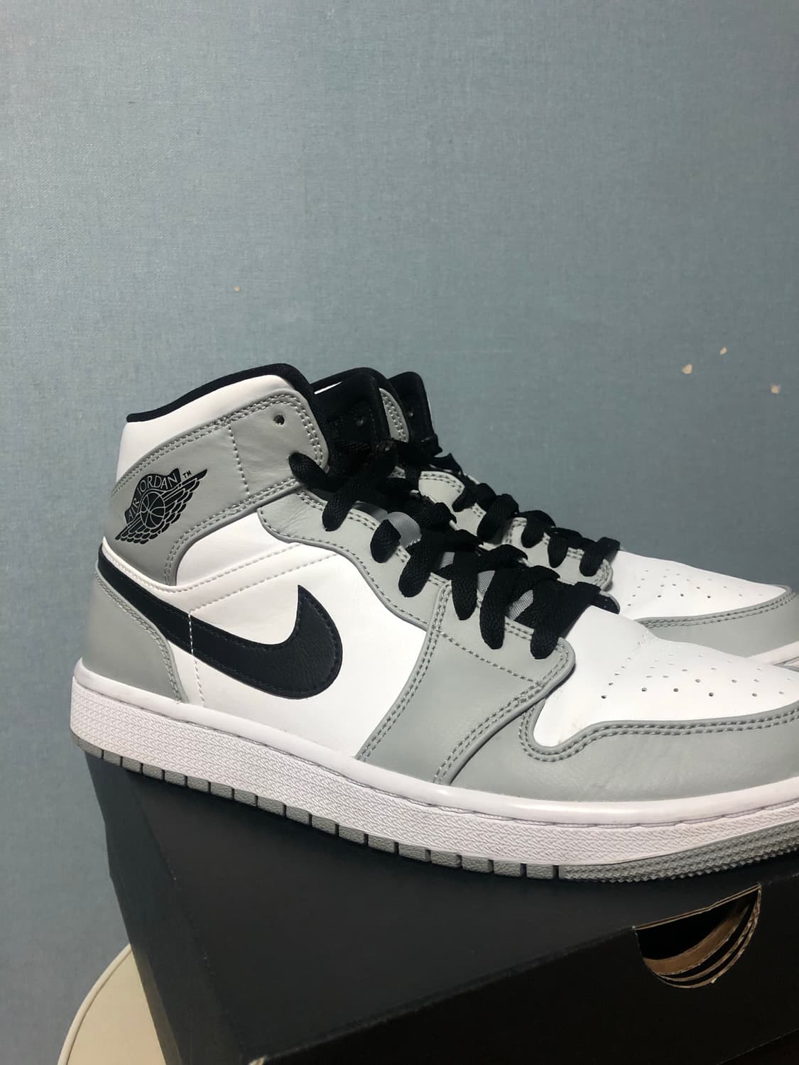 조던1 스모크그레이 미드 상품이미지1