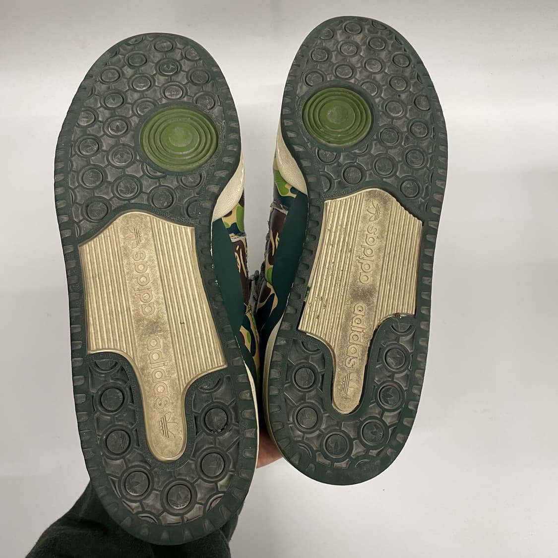 베이프 x 아디다스 포럼 84로우 상품이미지8