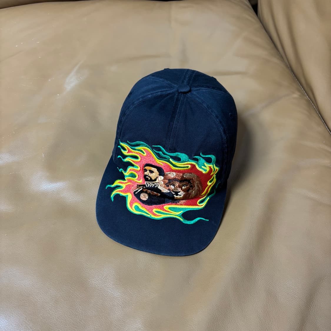 슈프림 6패널 볼캡 모자 라이온 워시드 블랙 상품이미지1