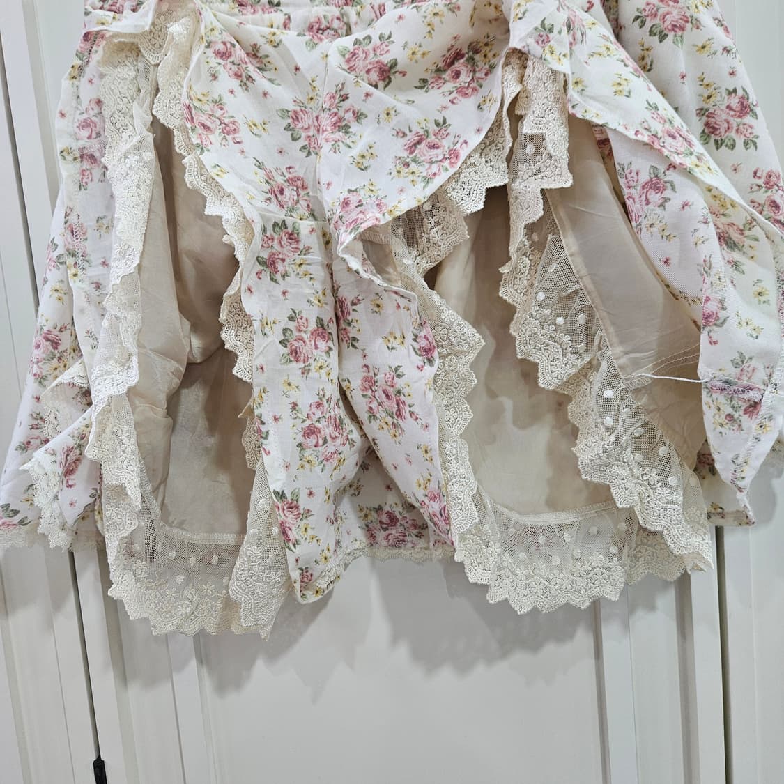 엑시즈팜(axes femme) 쉐비 로즈 레이스 큐롯 스커트 상품이미지8