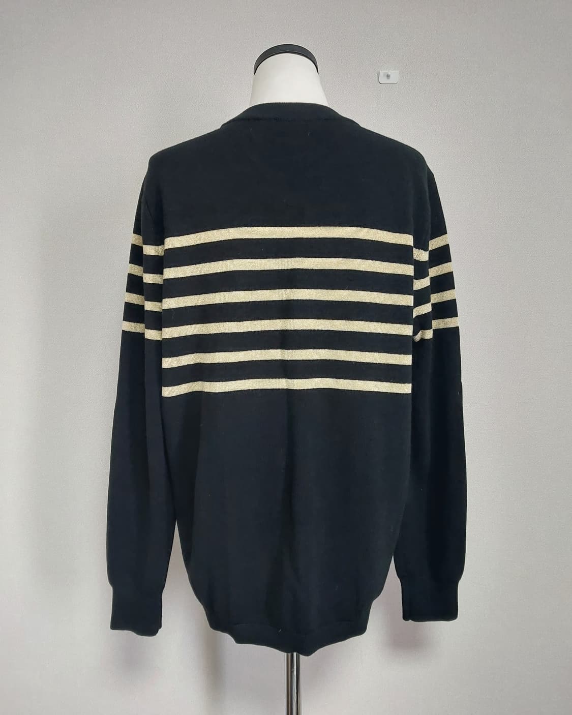 디올 유니폼 비 로고 스냅 스웨터 니트 상품이미지6