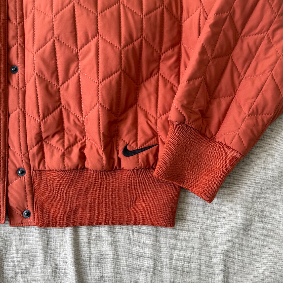 나이키 우먼 오렌지 크롭 퀼팅 점퍼 XL 상품이미지3