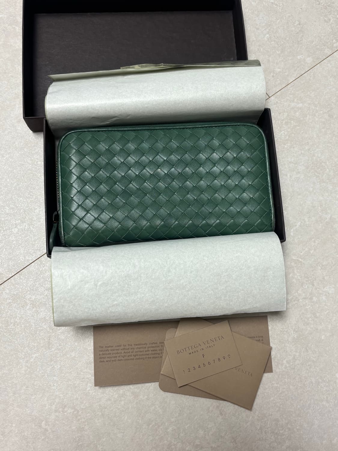 보테가베네타 인트레치아토 그린 지퍼 장지갑 상품이미지1