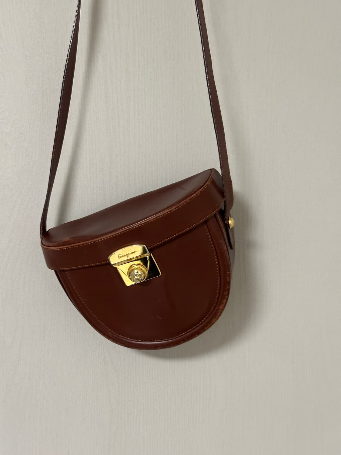 페라가모 크로스백 상품이미지1