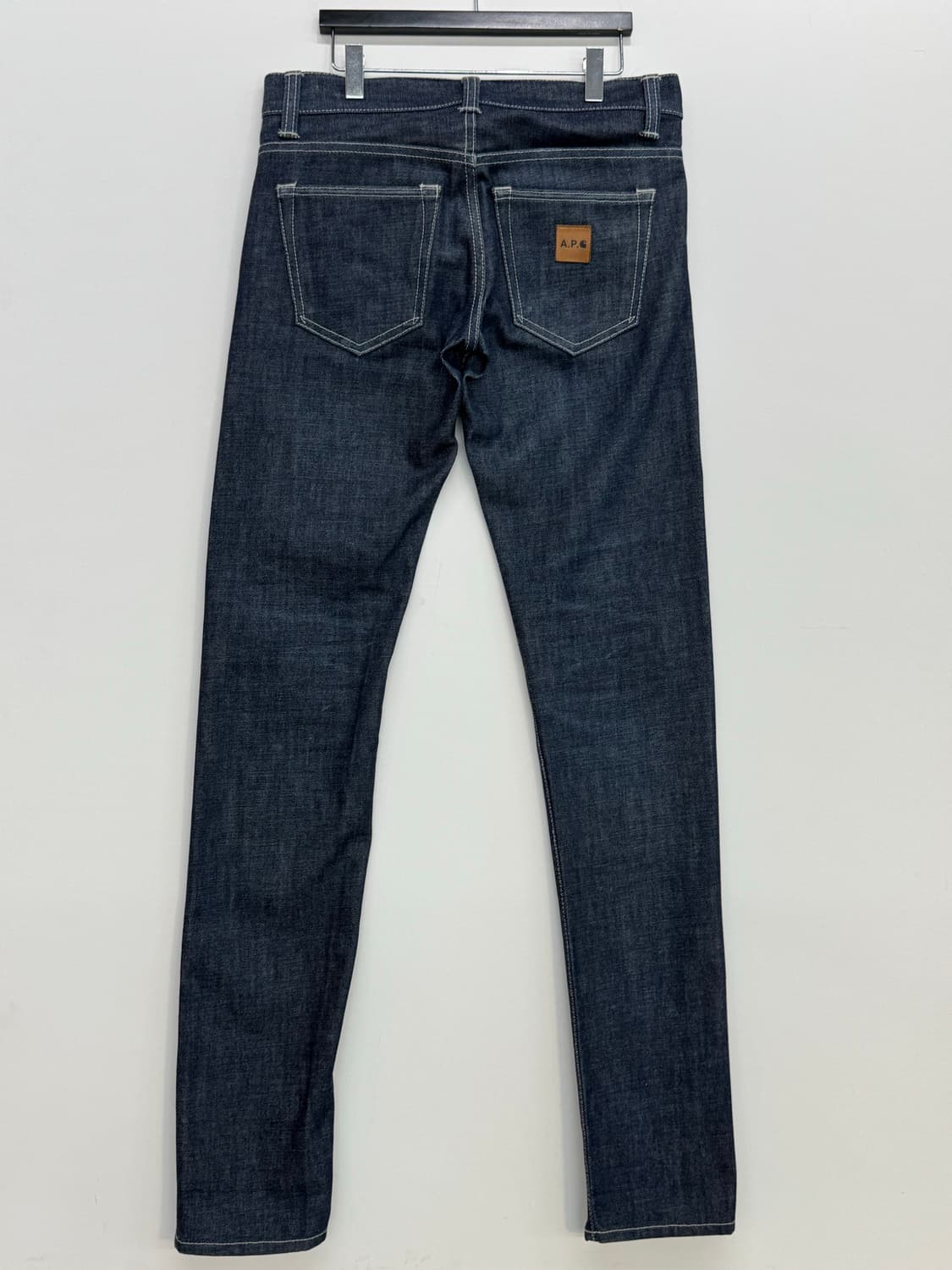 A.P.C. X Carhartt 로우라이즈 인디고 팬츠 상품이미지1
