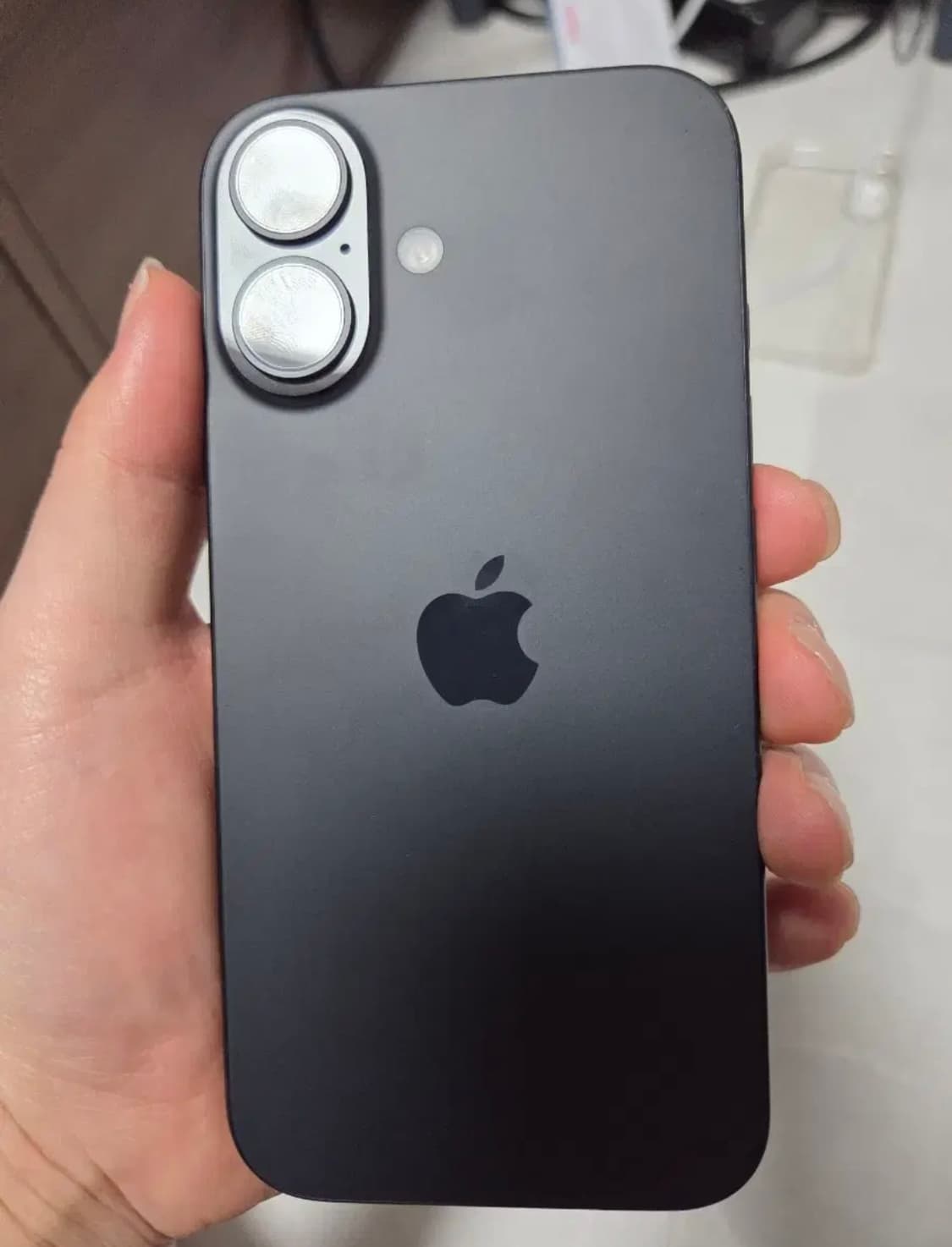 아이폰 16 일반 128 블랙 상품이미지3