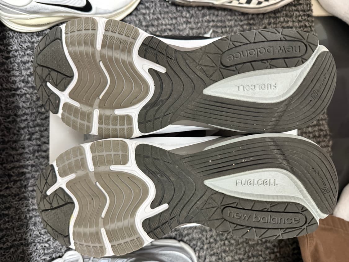 뉴발란스 990v6 블랙  300 상품이미지5