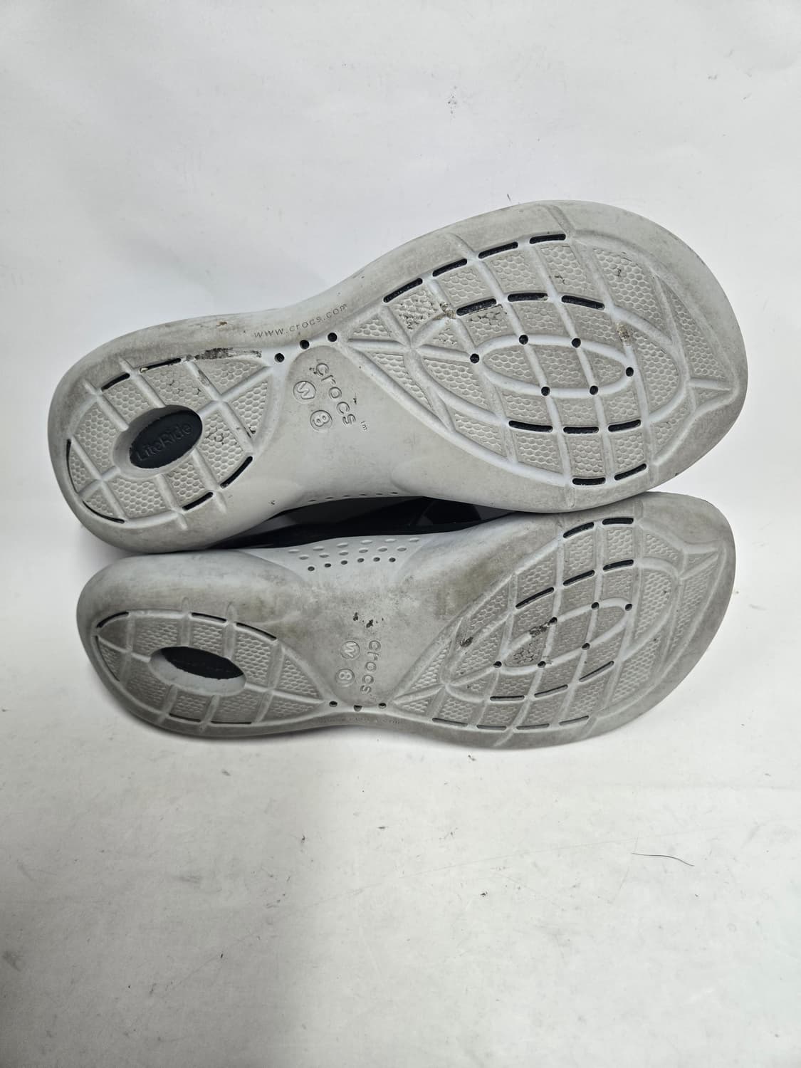 크록스  블랙 벨크로 샌들 W8 250 상품이미지4