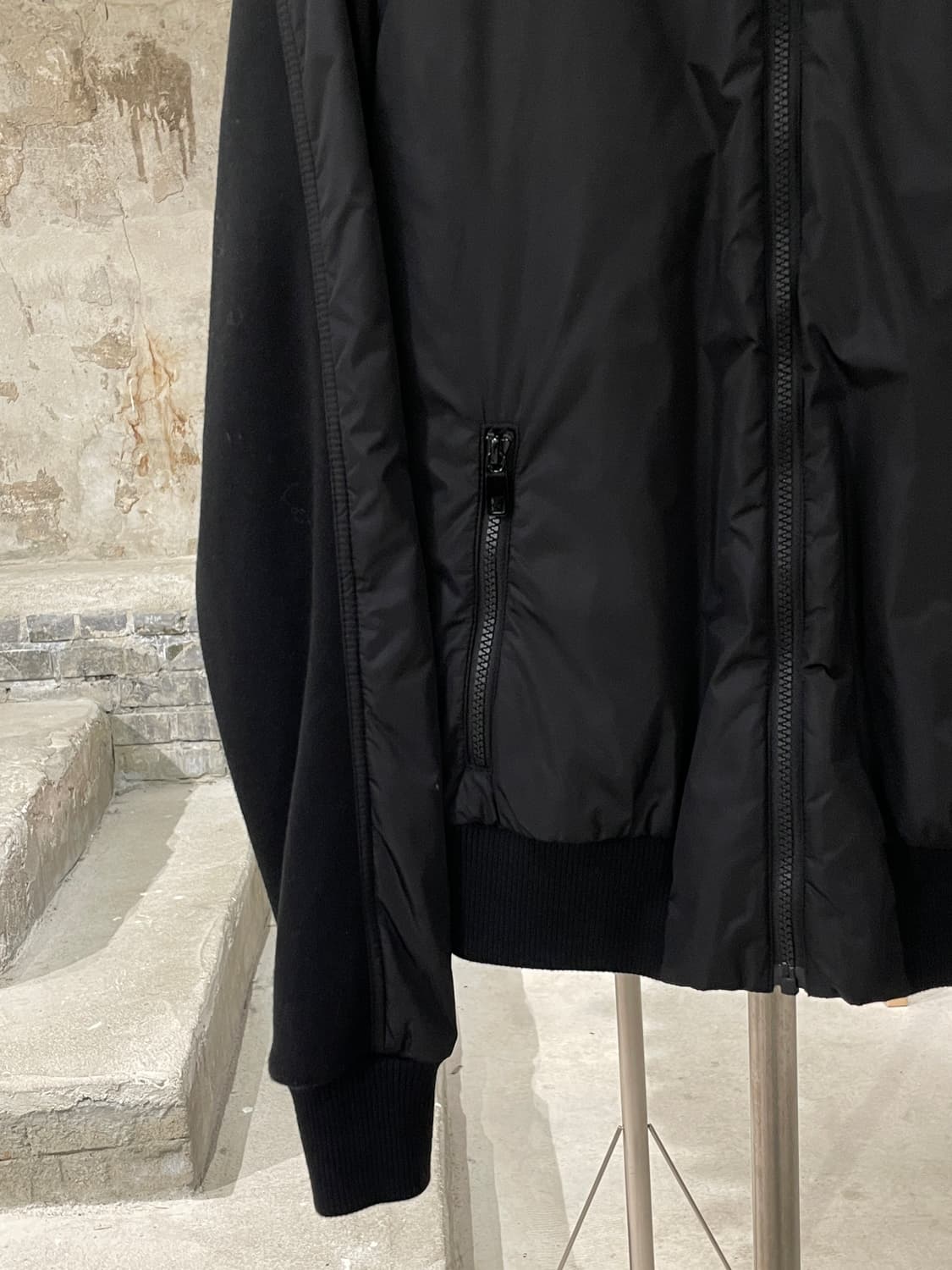 돌체 앤 가바나 블랙 나일론 봄버 자켓 상품이미지4