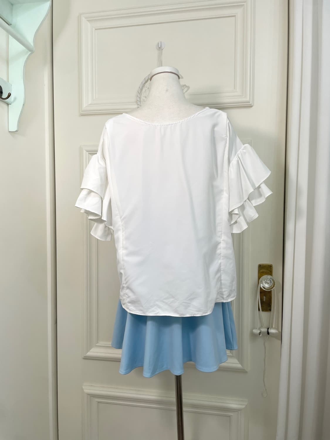 white twist ruffle sleeve blouse 상품이미지3