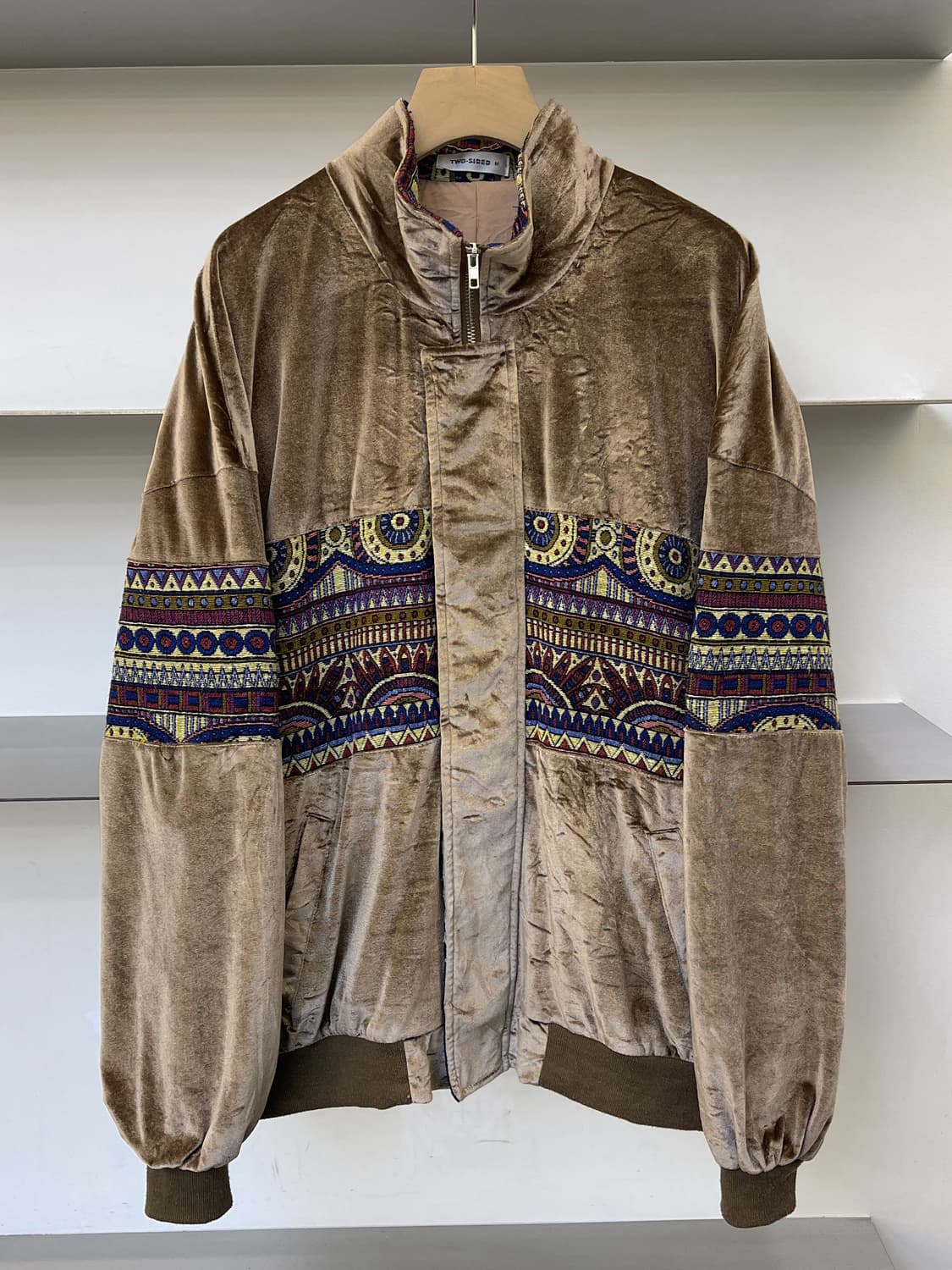 Two-Sided 에스닉 벨루어 봄버 자켓 상품이미지3