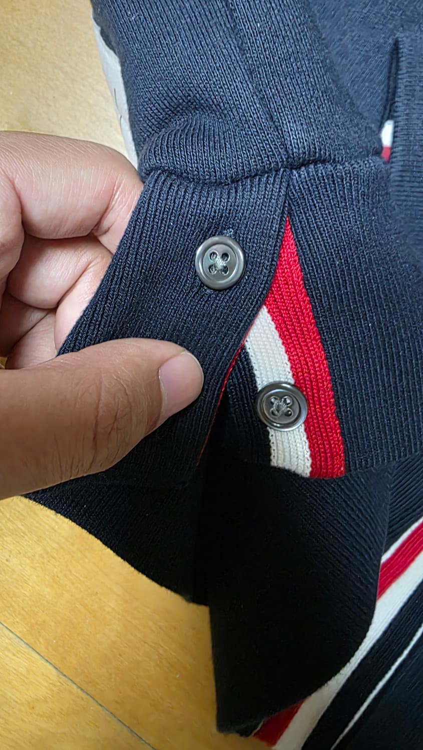 [4,새상품급]톰브라운 백삼선 맨투맨 상품이미지5