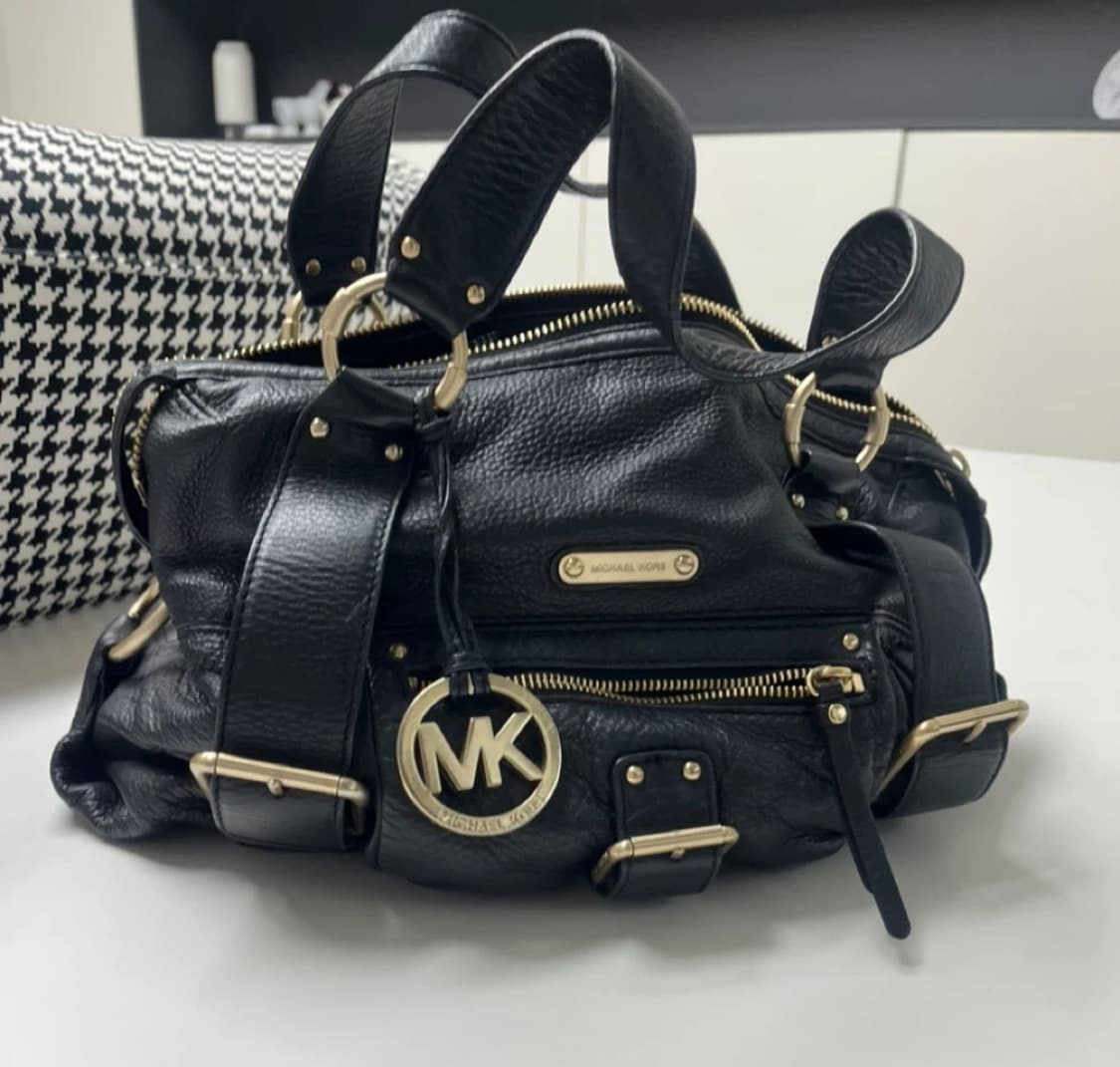 Michael kors 마이클 코어스 블랙 레더 도트백 상품이미지2