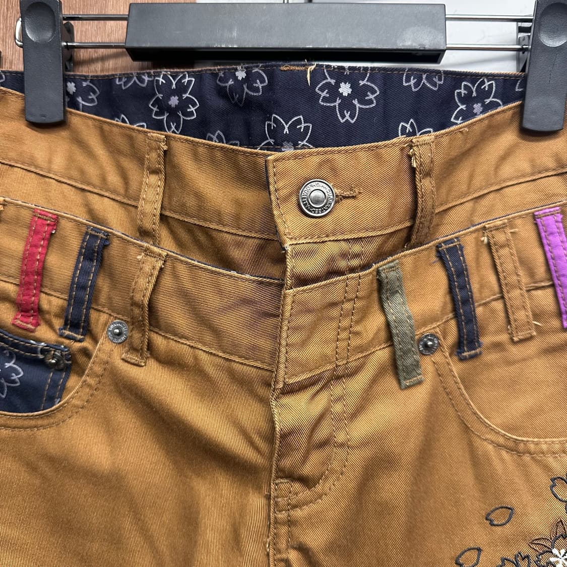 Camel Sakura Detail Capri Pants  상품이미지7