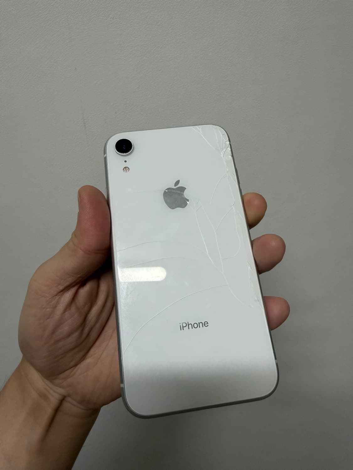 아이폰xr 64기가 화이트 색상 판매합니당⭐️ 상품이미지1