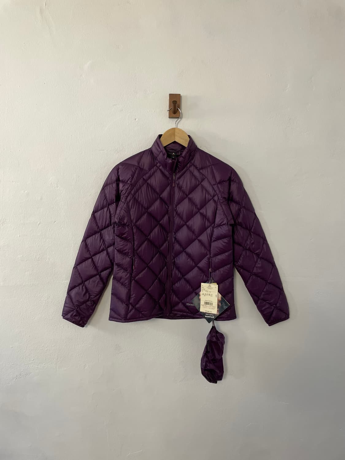 몽벨 경량 패딩  상품이미지1