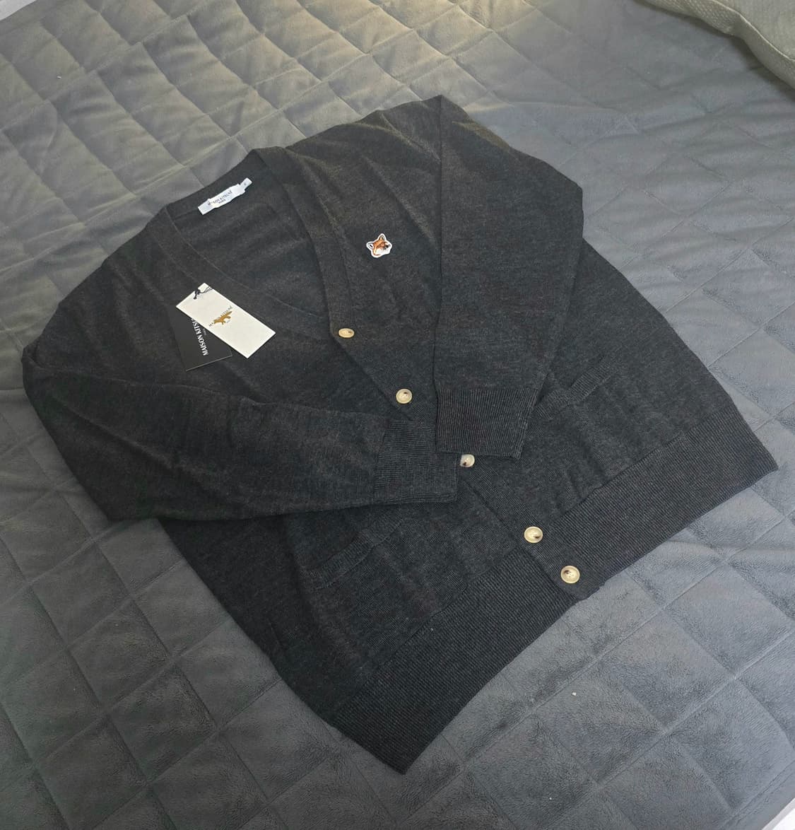 메종키츠네 폭스 헤드 가디건 
앤트러사이트 멜란지 그레이 XL사이즈 상품이미지3