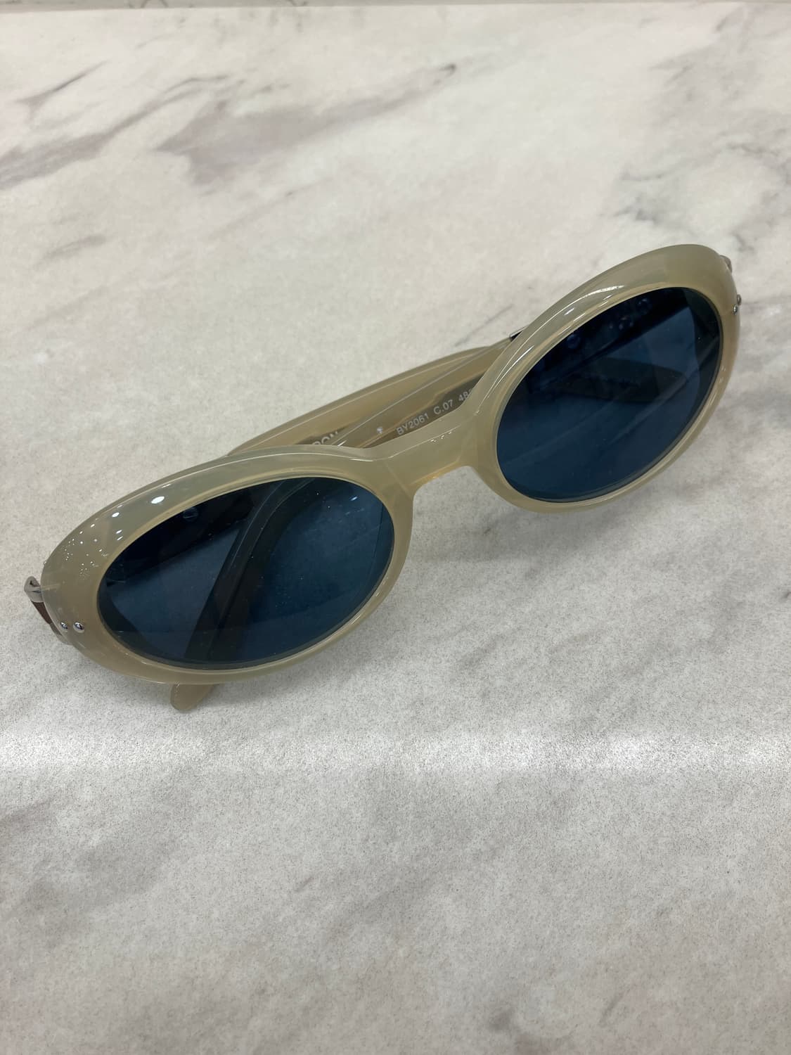 보이런던 Boy London 반투명 블루틴트 오벌 선글라스  상품이미지1