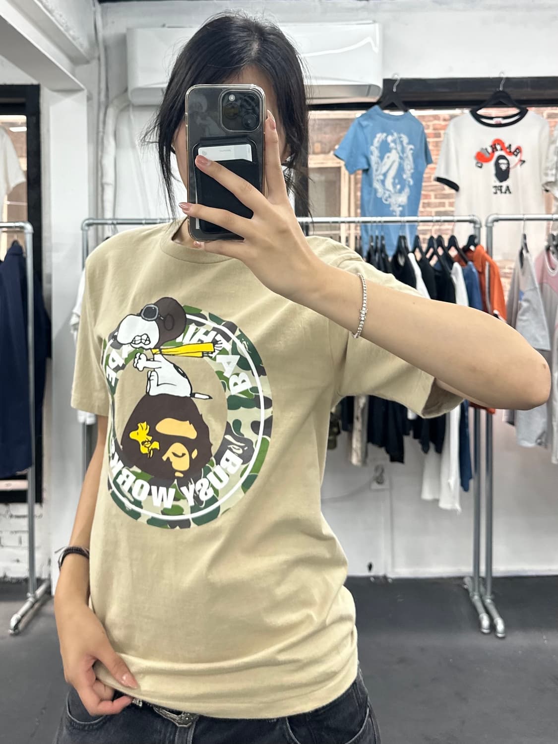 베이프 스누피 비지워크 티셔츠 상품이미지2