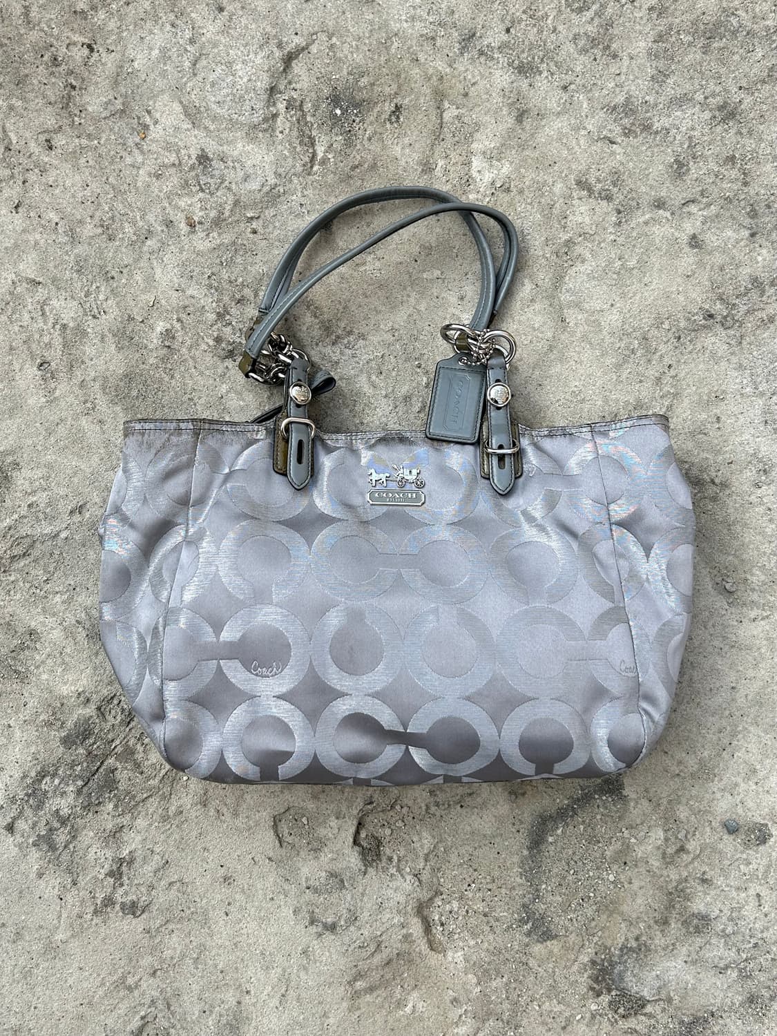 코치 실버 토트백 상품이미지1