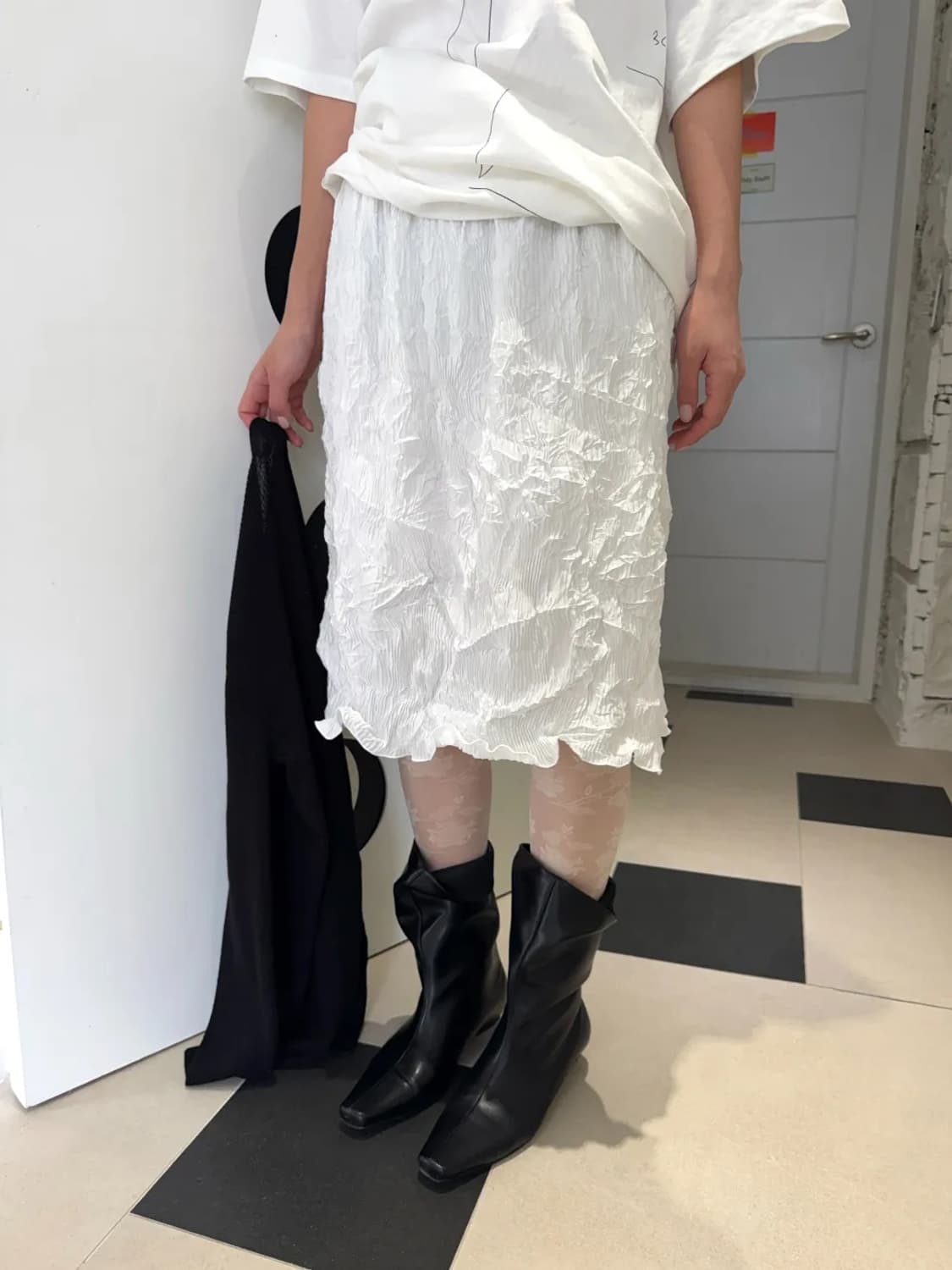 베이닝  Wrinkle wave midi skirt 상품이미지1
