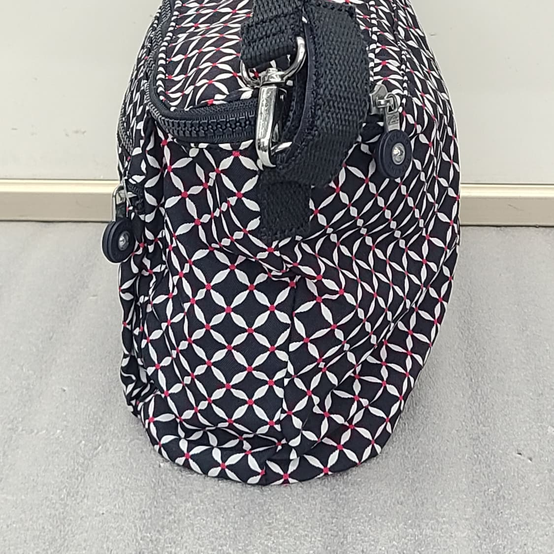 상태 아주좋은 신형 키플링 크로스백 37x23x11cm 상품이미지5