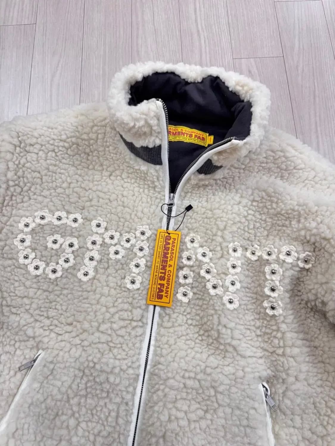 [새제품/L] 가먼츠팹 Flower Crochet Sherpa Jacke 상품이미지3