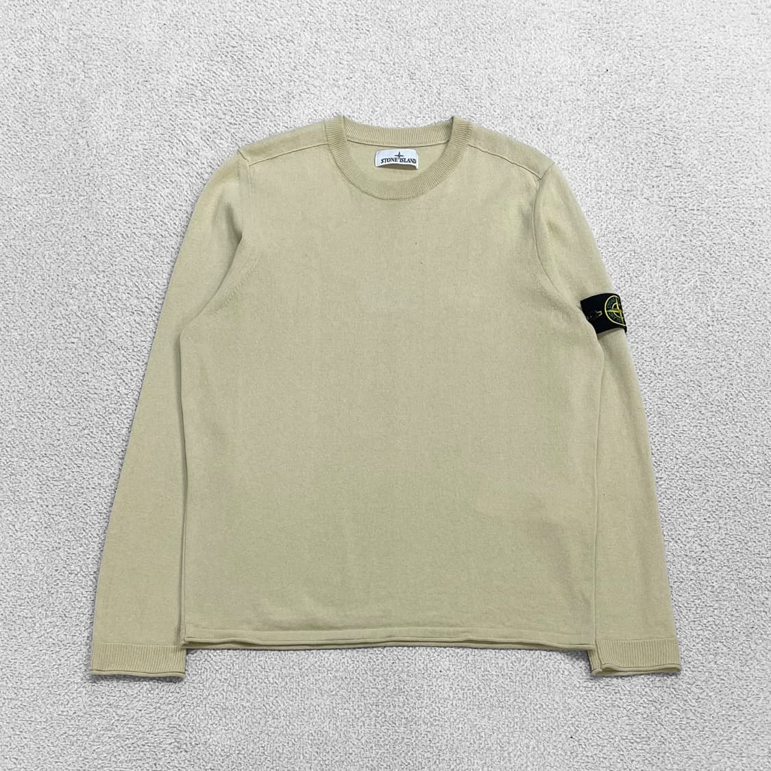 스톤아일랜드 와펜 패치 니트 베이지 상품이미지1