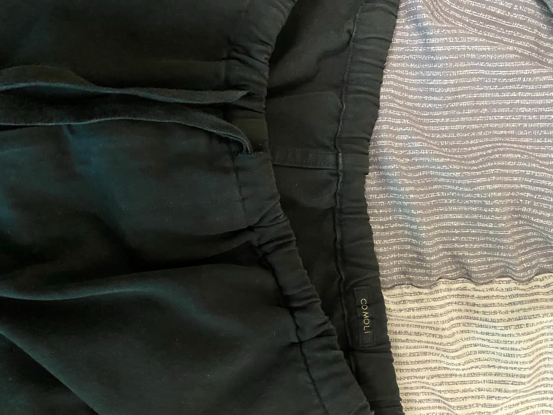 [1]23aw 코모리 가먼트다이드 드로스트링 팬츠 블랙 상품이미지3