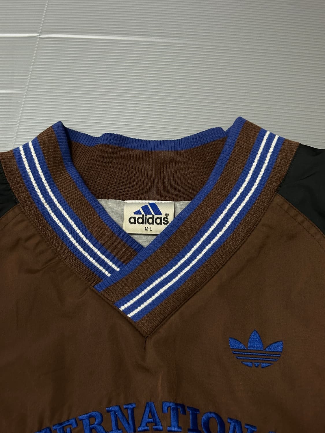 아디다스 빅로고 브이넥 웜업 긴팔 브라운 M-L 상품이미지6