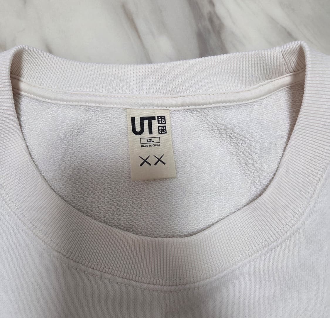 유니클로 X 카우스 크루넥 맨투맨 상품이미지6