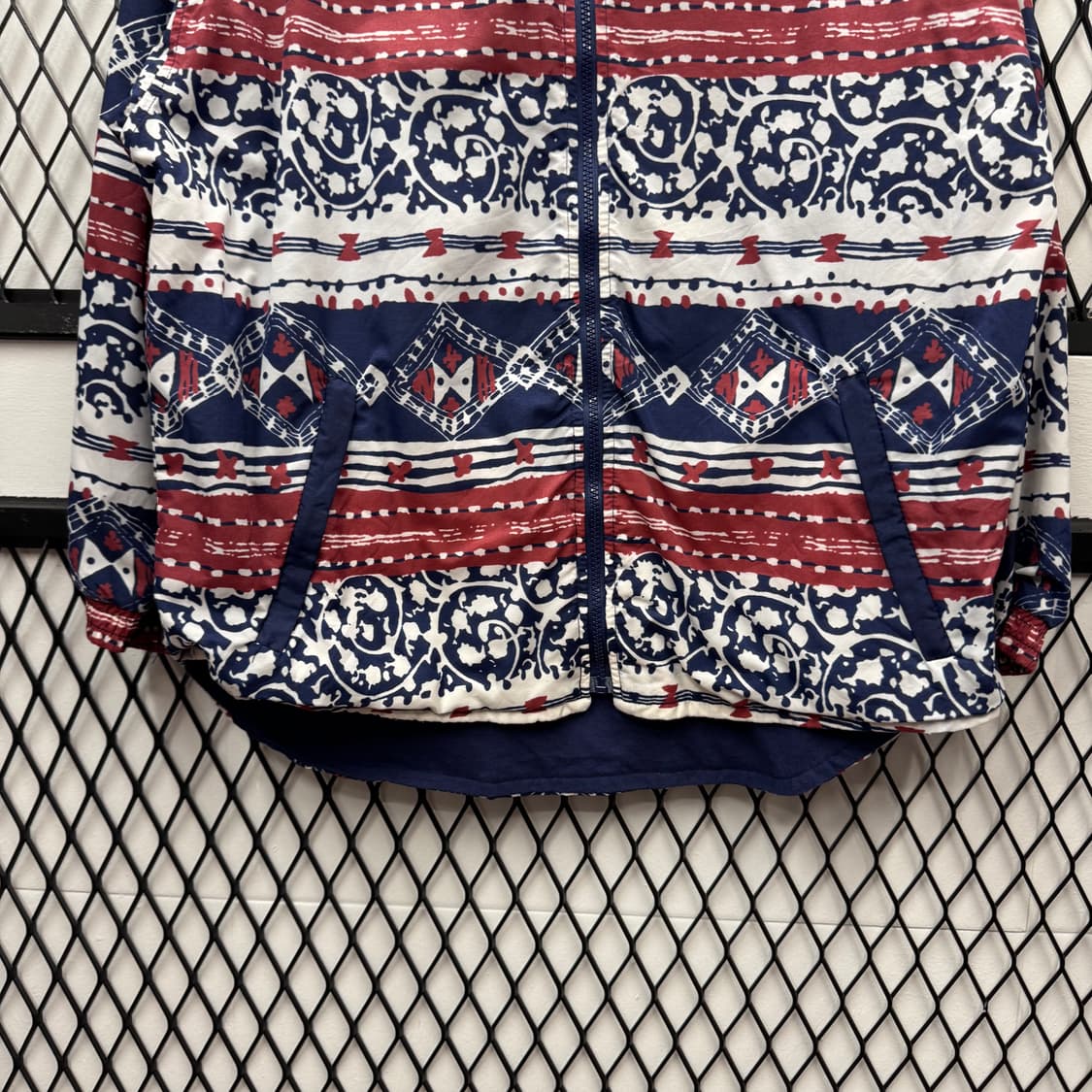 90s 리복 올드스쿨 바람막이 트라이벌 패턴 디테일 네이비 배색 상품이미지4