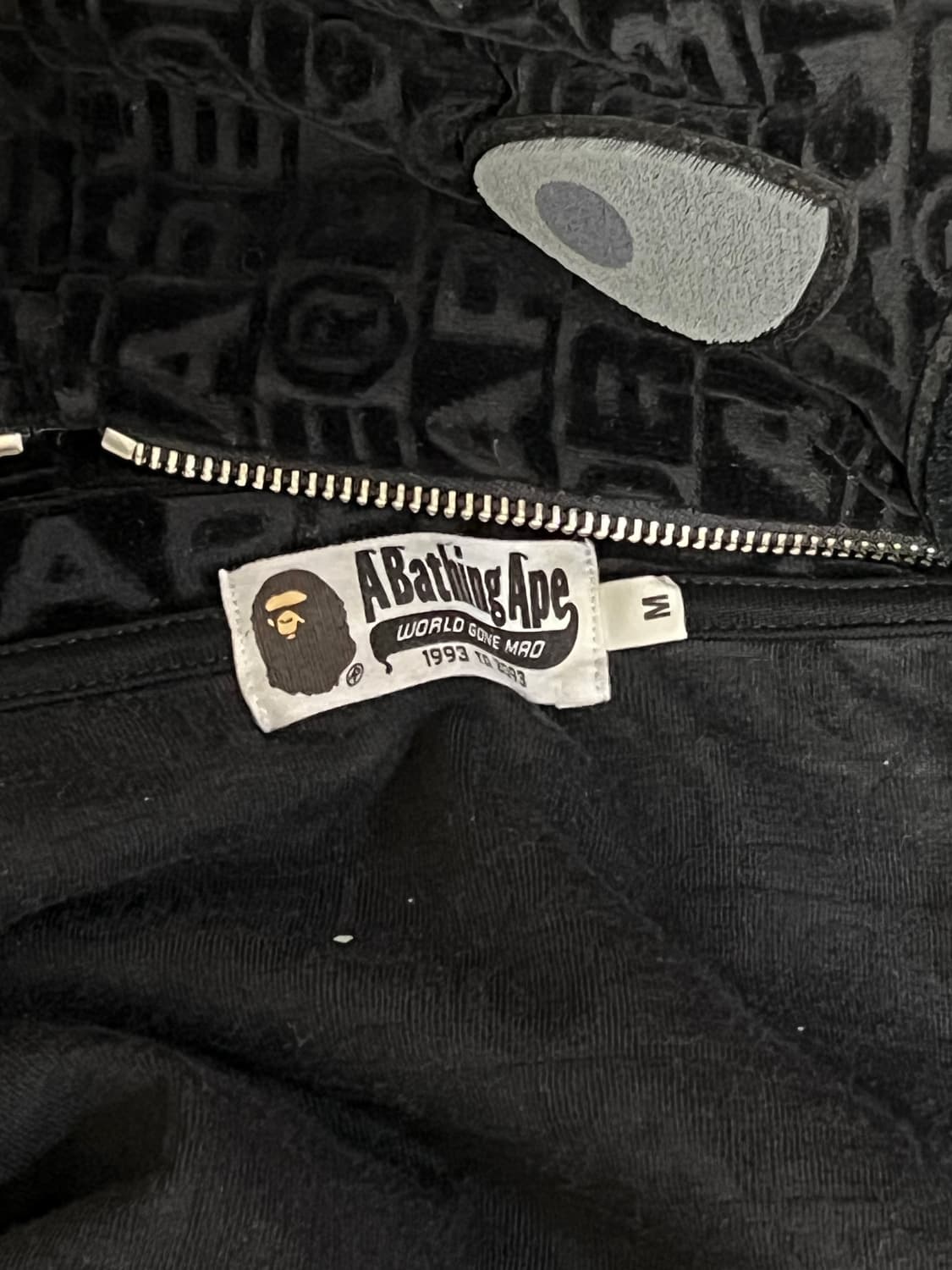 베이프 벨벳 샤크 패턴 후드집업 상품이미지3