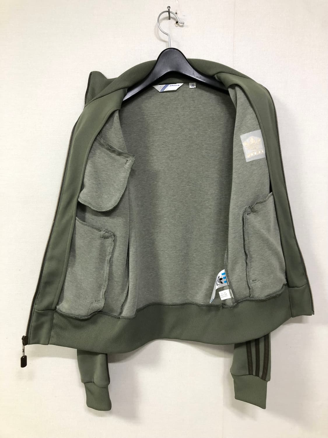 아디다스 여성 딱붙핏 황금 구 파이어버드 밀리터리 트랙탑 져지 _ 카키 상품이미지9