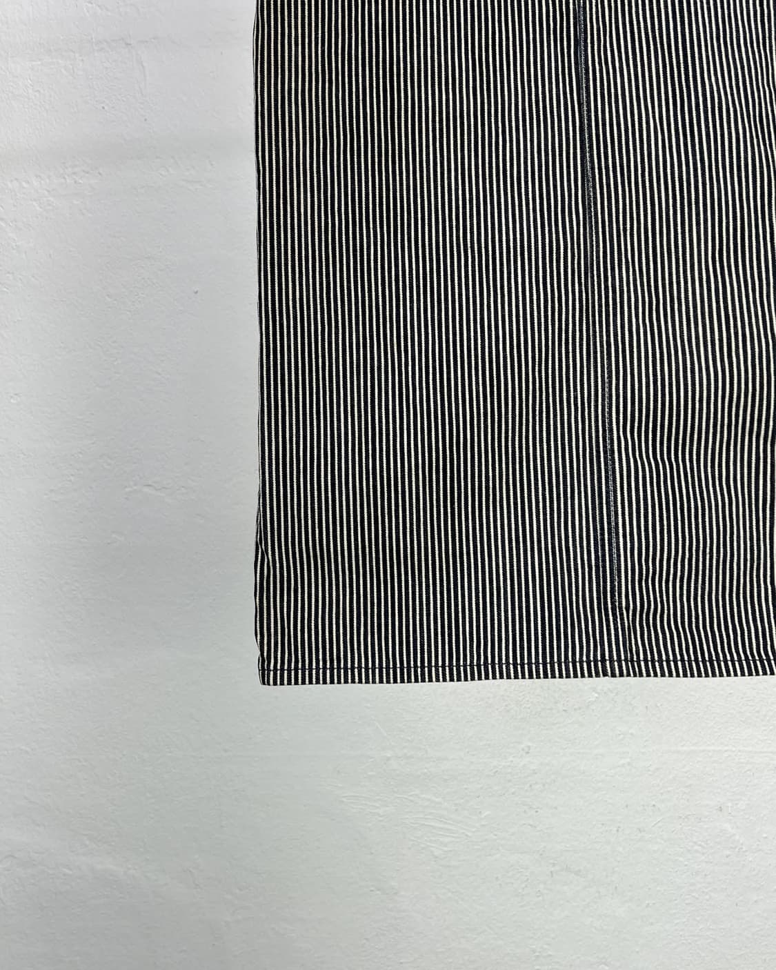 리바이스 화이트 블랙 스트라이프 데님 미디 스커트 상품이미지4