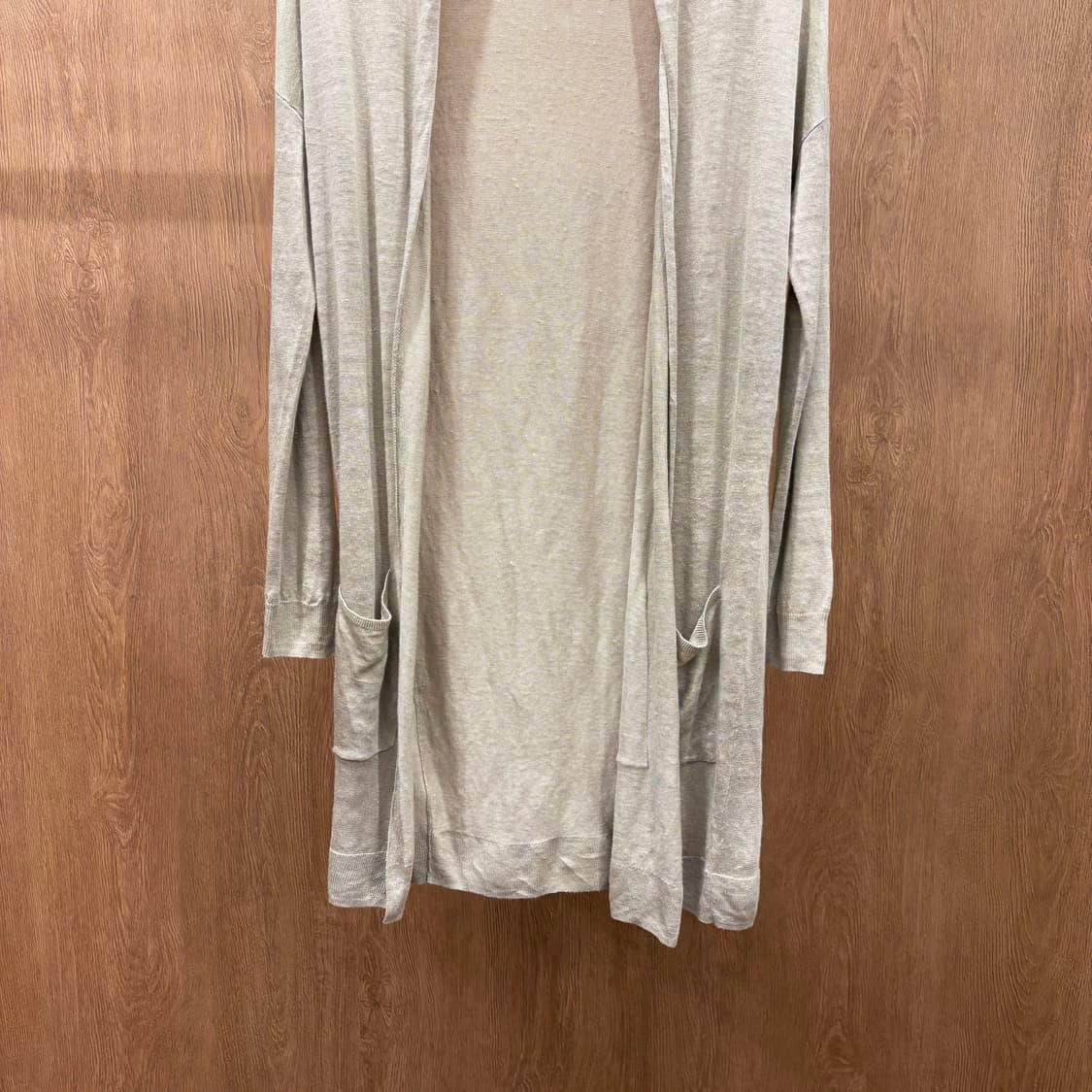 띠어리 니트 롱 가디건 긴팔 오픈형 더블 포켓 디테일 루즈핏 아이보리 상품이미지5