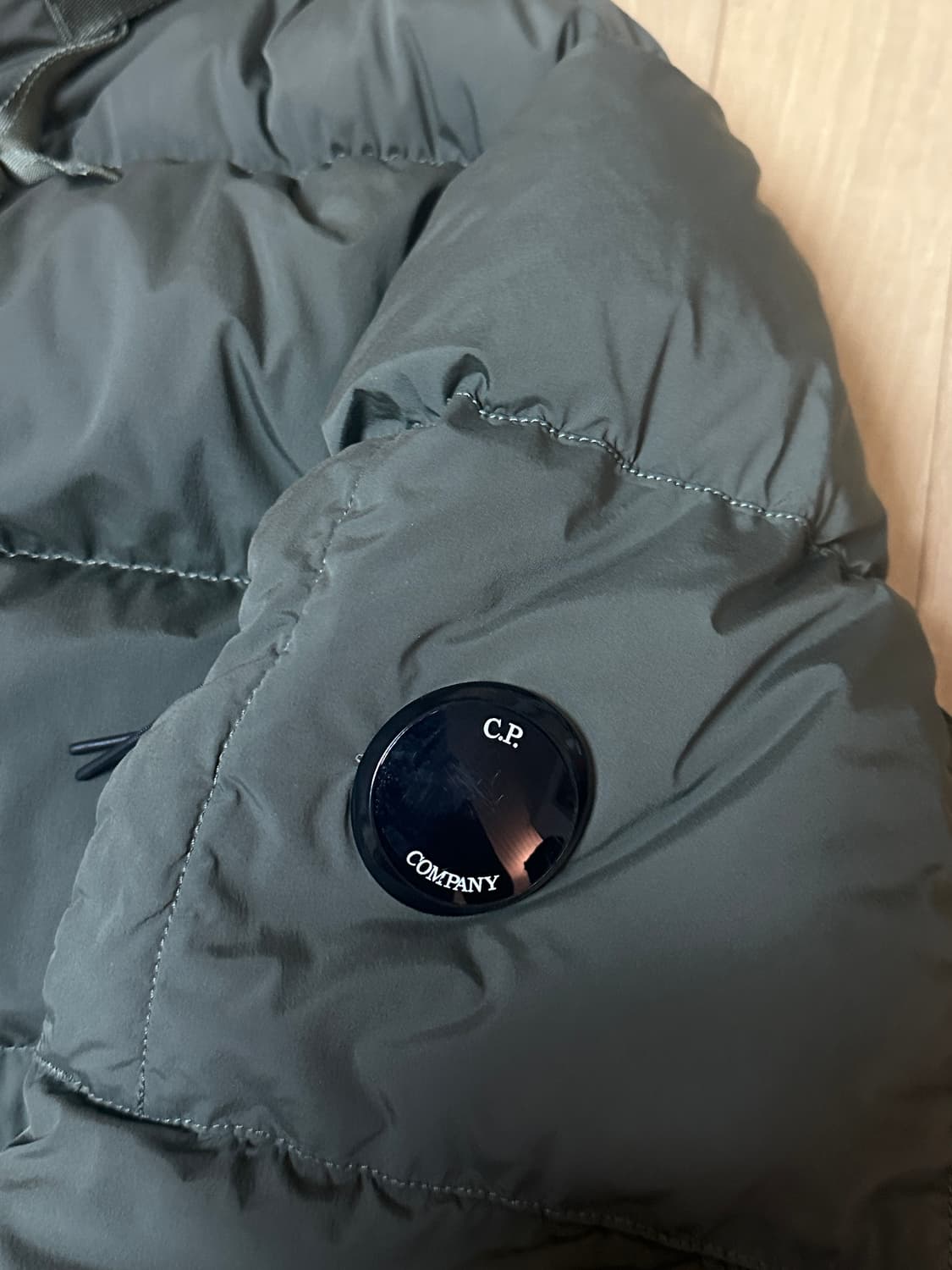 CP컴퍼니 NYCRA 다운 렌즈 패딩 자켓 13CMOW251A 상품이미지4