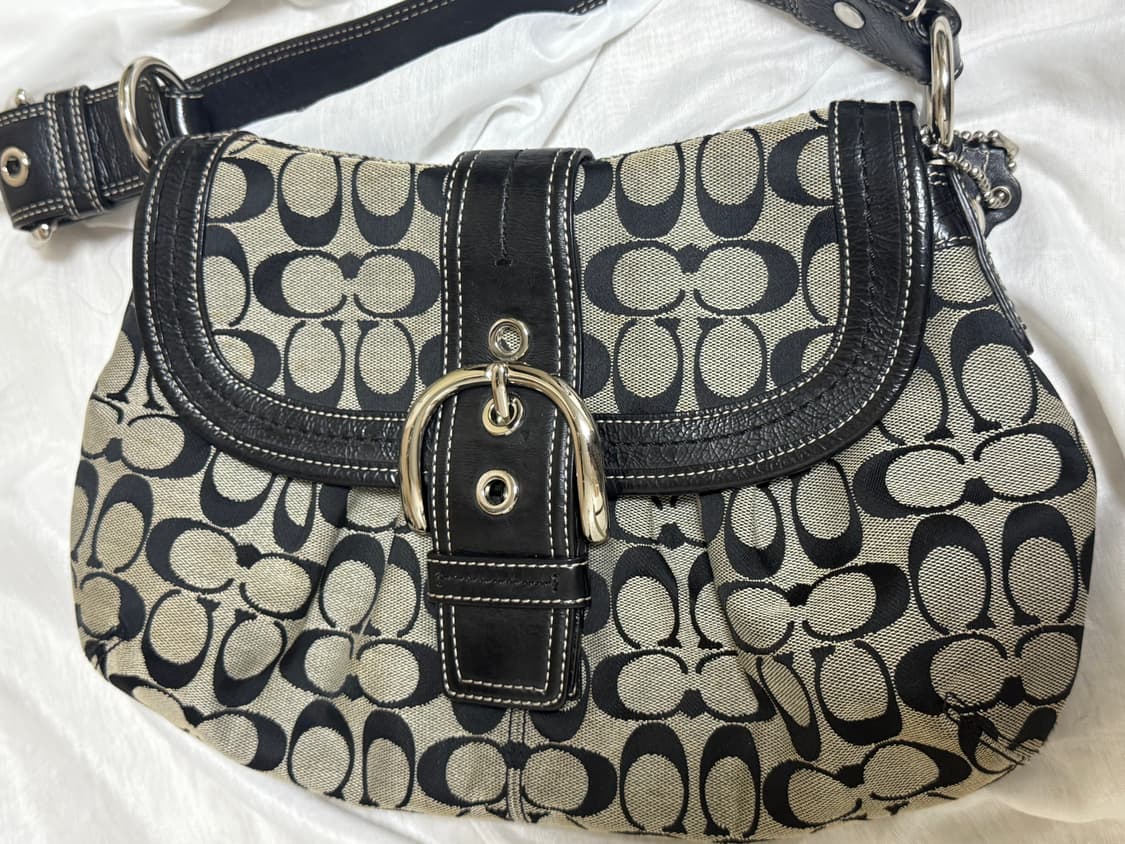 코치 버클 숄더백 블랙 상품이미지6