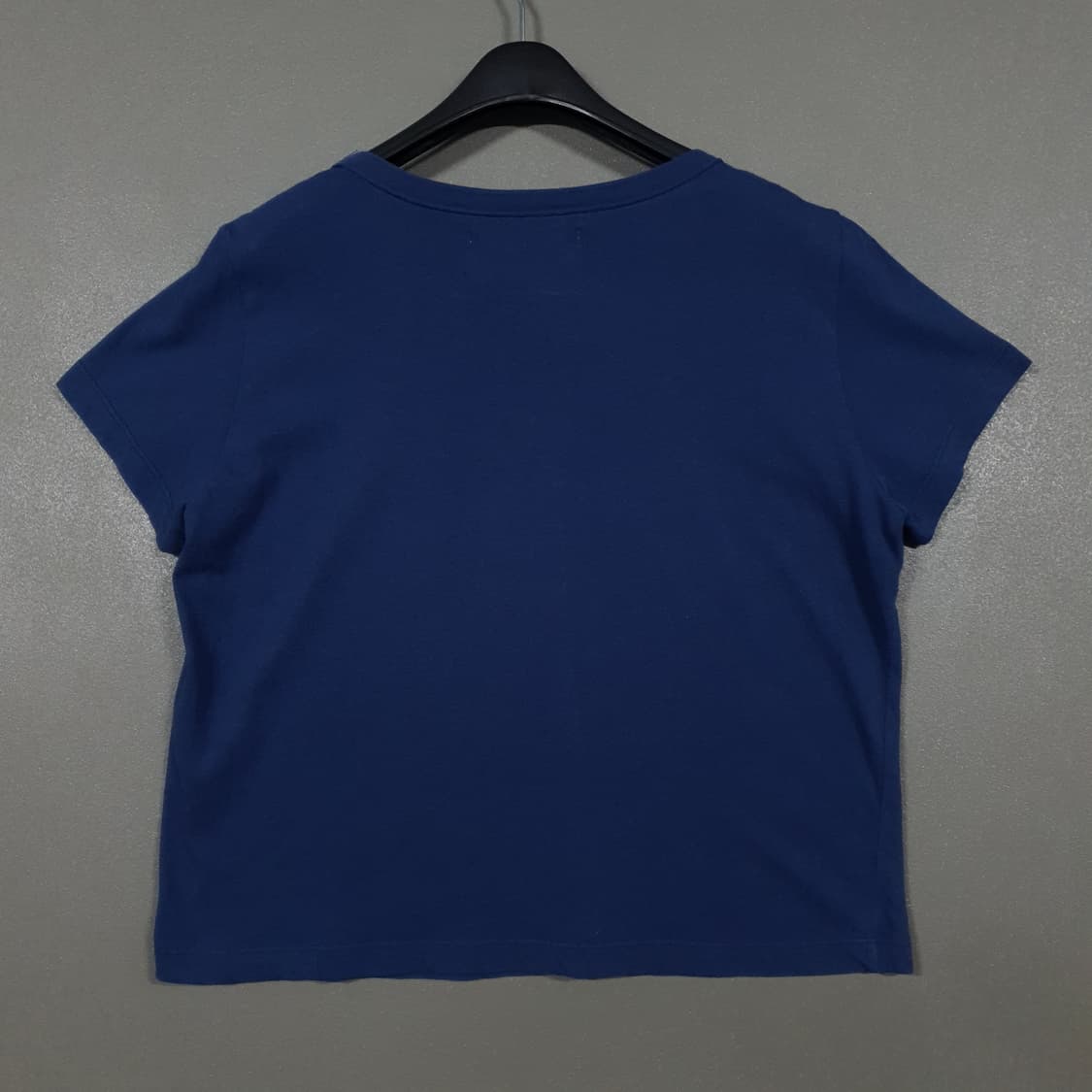 여성 F) 마뗑킴 핀턱 크롭탑 네이비 라운드 반팔 티셔츠 상품이미지8