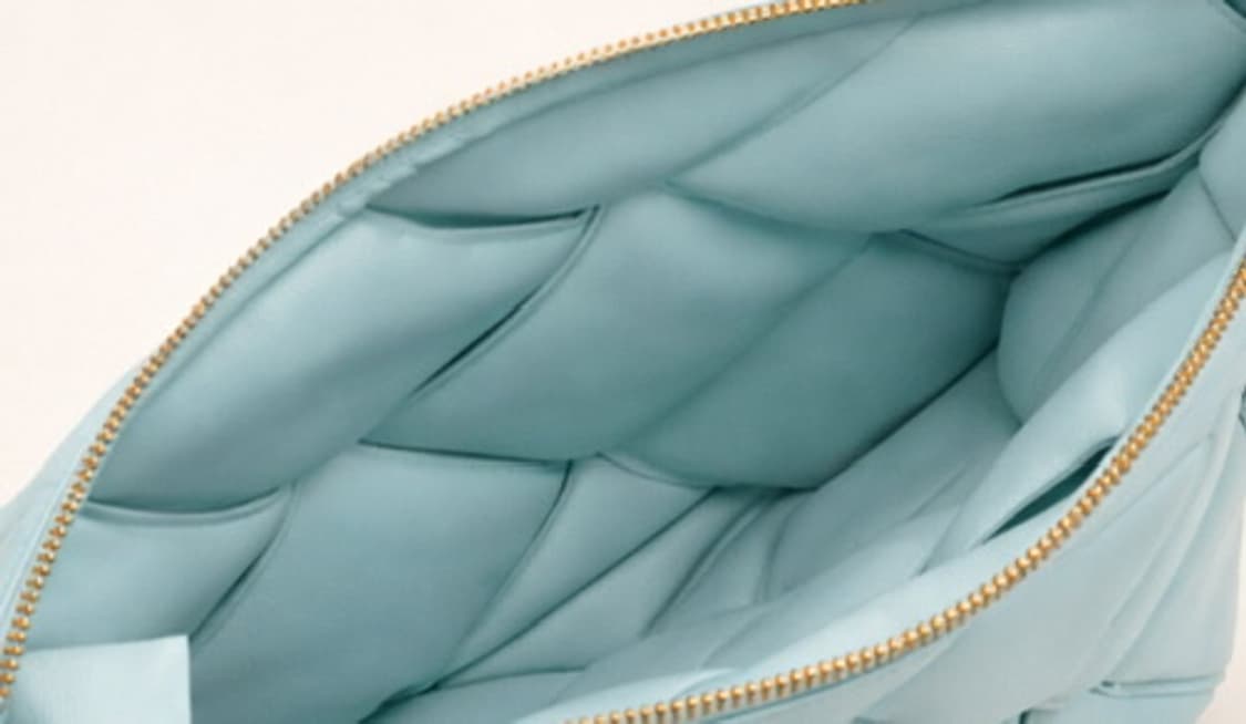 [A급] 보테가 베네타 패딩 카세트 인트레치아토 클러치백 판매합니다!!! 상품이미지4