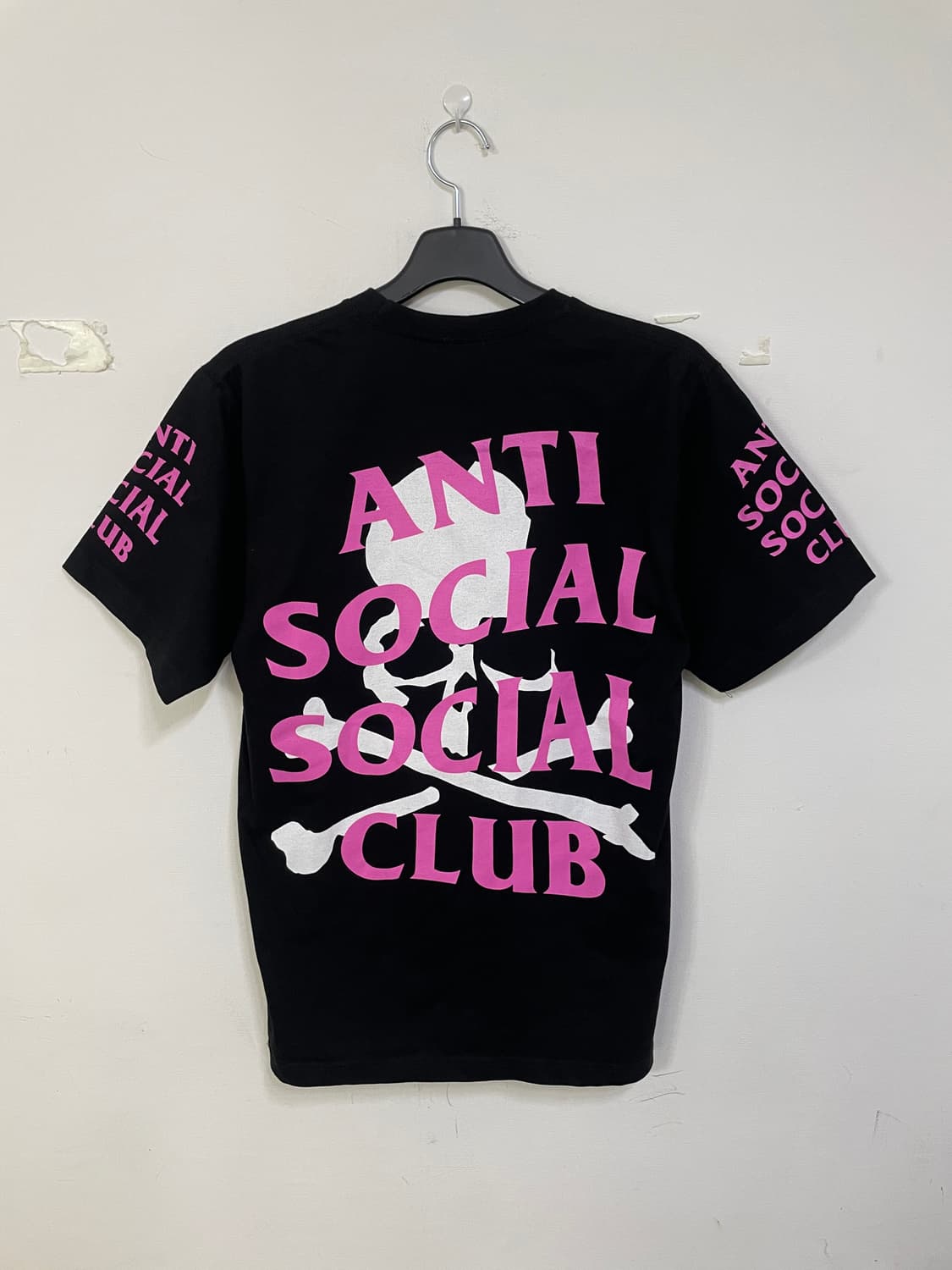 안티소셜클럽 심슨 콜라보 반팔티 블랙 상품이미지3