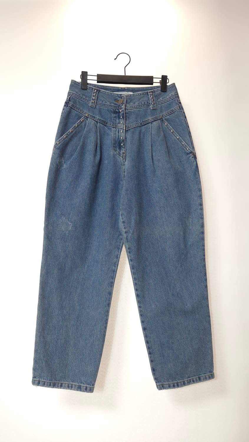 럭키슈에뜨 2021  스터드 디테일 턱 데님 팬츠 36사이즈 상품이미지1