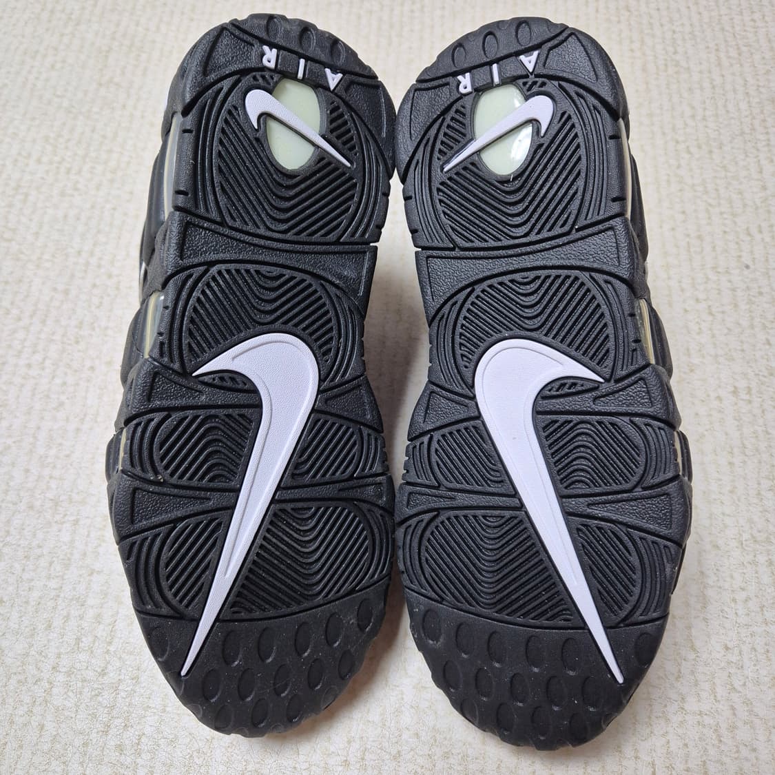 [250mm🔥] 나이키 에어 모어 업템포 블랙 화이트 상품이미지4